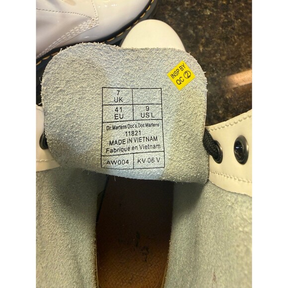 Dr Martens 1460 White Patent Lamper Lace-Up Boots Size 9 - Picture 8 of 10